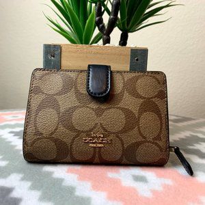NWT Coach PVC Signature Medium Corner Zip Wallet